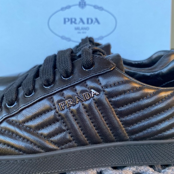 WORN ONCE PRADA 37 LEATHER QUILTED SNEAKERS NEXT TO NEW - Picture 3 of 13